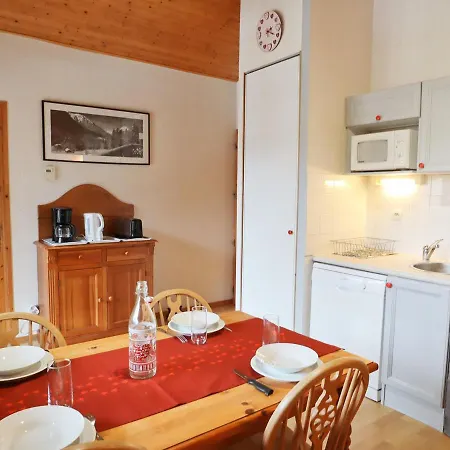 Apartment Familial Avec Piscines Et Parking, Proche Centre Et Skibus - Fr-1-624-103 Samoens